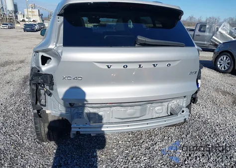 2023 Volvo Xc40 B5 Ultimate Bright Theme из США, поврежденный, VIN YV4L12UA9P2066115